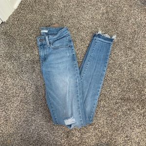 Levi’s Skinny 711 Jeans